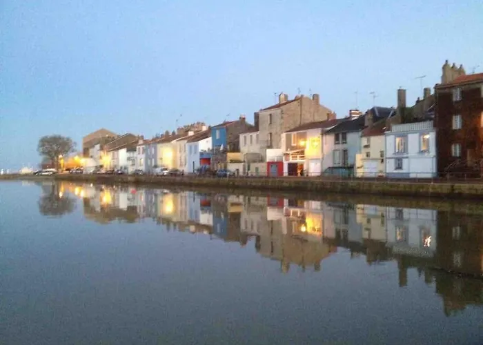 Nyaraló Maison De Charme Bord De Loire -15mn Des Plages Saint-Paimboeuf